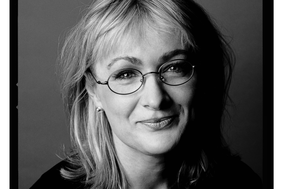 A close up of Caroline Aherne, smiling.